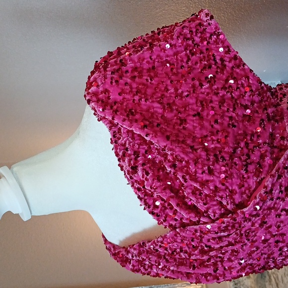 Stunning NWT bright pink sequin cocktail dress size 12 by BooHoo - Picture 4 of 8